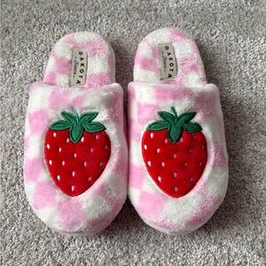 Dakota Pink Plush Strawberry Women's Slippers